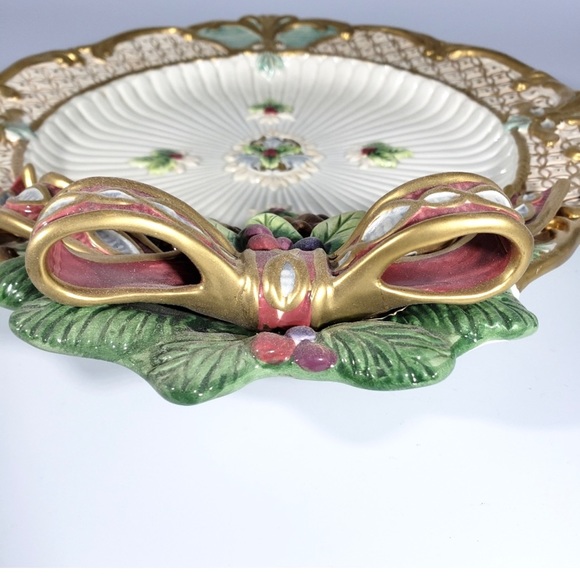 Fitz and Floyd Christmas Classic Florentine Pattern Plate - Picture 4 of 5